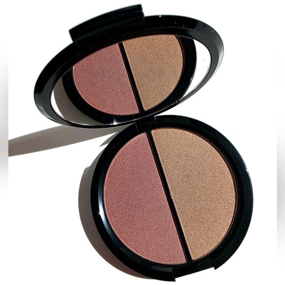 Bobbi Brown Illuminating Powder Duo Peach Glow / Rose Glow New LE - Picture 1 of 3